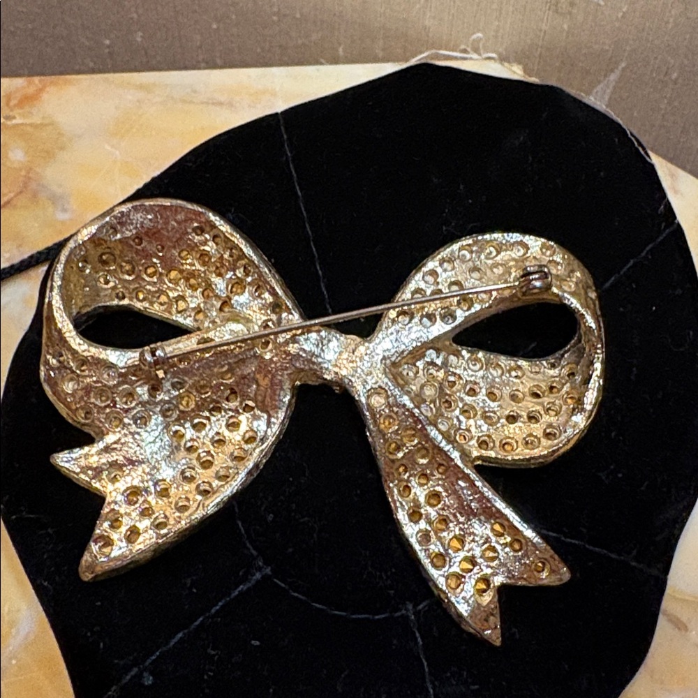 Vintage Rhinestone Bow 🎀 Ribbon Brooch Pin - Picture 8 of 9